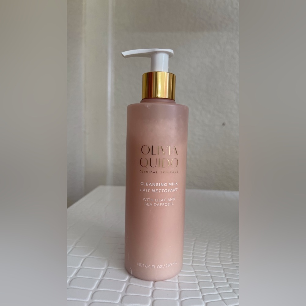 Cleansing Milk with Lilac Stem Cells